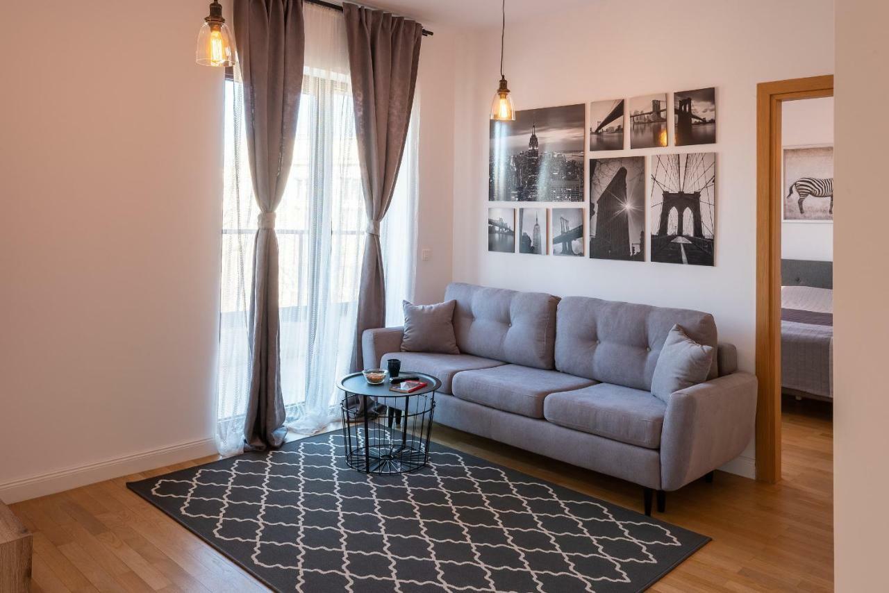 Central Apartment Boekarest Buitenkant foto